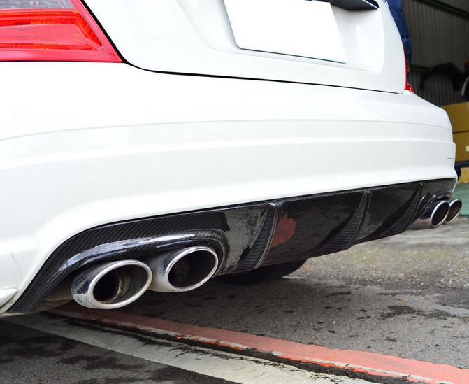 Mercedes C Serisi W204 (2008-2011) Makyajsız Arka Tampon Eki - Difüzör (Plastik) - Görsel 2